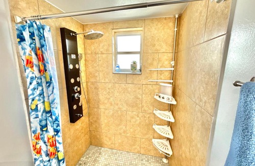 Caloosahatchee Apartment | Adorable studio in downtown Cape Coral near beach!