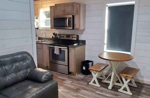 Guntersville Apartment | Adorable Tiny House Cabin- Lake Guntersville
