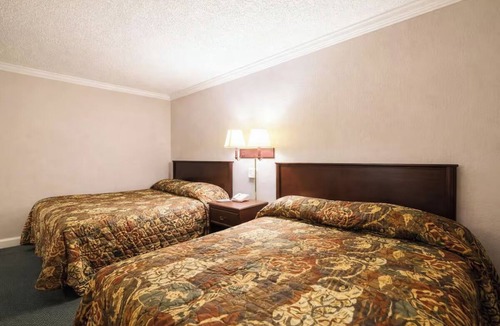 Huntsville Hotel | Adventure & Nature Haven | Hays Preserve, Riverfront Walks & Trails Nearby