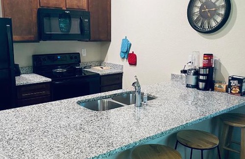 East Point Apartment | Affordable Airport Layover