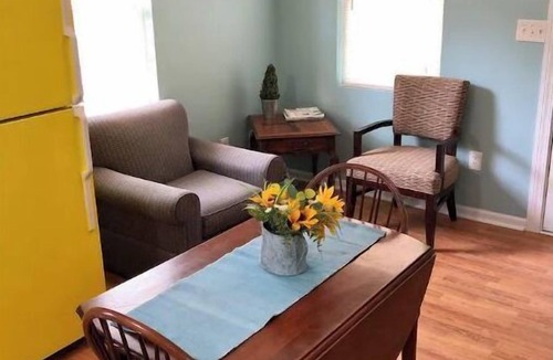 Bay St Louis Cottage | Affordable Month to Month Stay, Beaches, Casino, Tiny house,