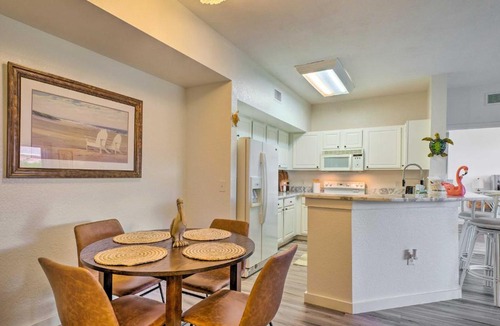 Iona House | Airy Fort Myers Condo ~ 4 Mi to Beach!