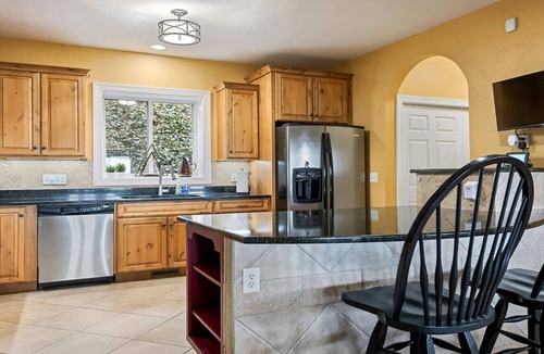 Waynesville House | Almost Heaven-Majestic Views!
