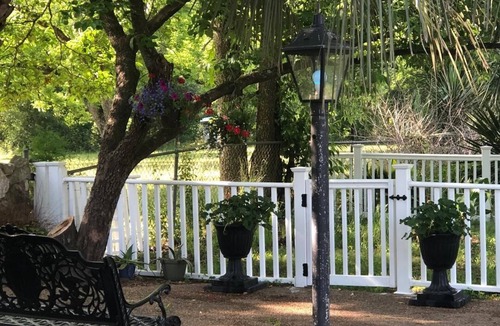 Climax Cottage | Although a country setting, the cottage has all modern conveniences & comforts