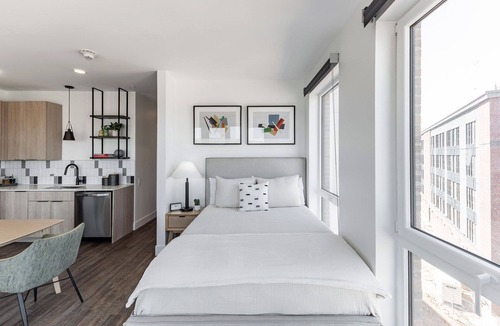 Huntsville Hotel | Amazing Downtown Getaway | Kitchen & In-unit laundry | Pet Friendly
