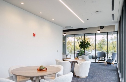 Illinois Medical District Apartment | Amazing Medical District 2BR w/ Gym & W/D, 1 block to L, by Blueground