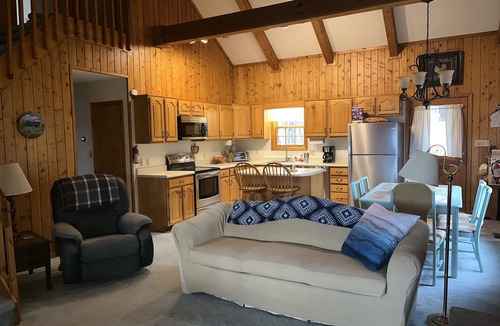 Hot Springs House | Amazing mountain views, endless stargazing!