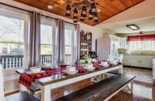 Sevierville Cabin | AMAZING Mountain Views Retreat | Games/FirePit/Upscale/HotTub/SemiSecluded