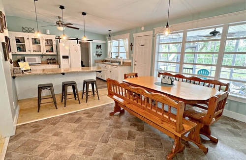 Oak House | Amazing River House! Perfect for the whole family ~ BOOK TODAY