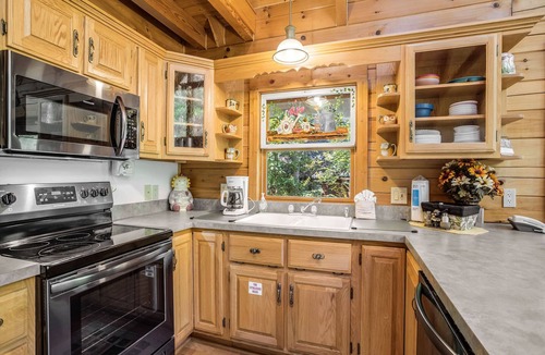 Sevierville Cabin | Amazing River Retreat | Riverfront, Pets, Hot Tub