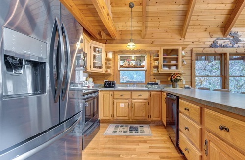 Sevierville Cabin | Amazing River Retreat | Riverfront, Pets, Hot Tub