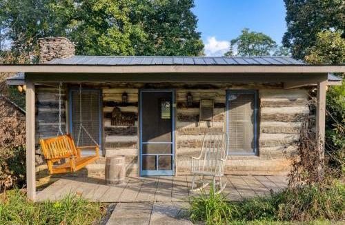 New Market House | Amber Cabin by AvantStay Cozy Mountain Retreat