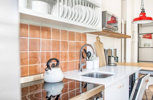 Yamacraw Village Condo | Annabelle 3C - Roomy Hip 2BR in the Heart of Downtown Savannah
