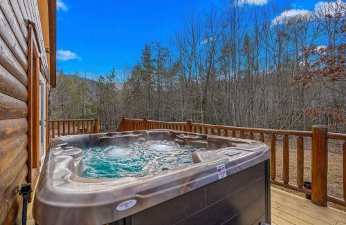 Cosby House | Apalachee Pool lodge