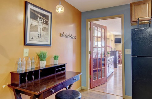 New Market Apartment | Apartment A Spacious Work-Travel Euro Executive