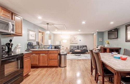 New Market Apartment | Apartment A Spacious Work-Travel Euro Executive