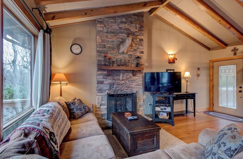 Boone House | Appalachian Retreat: Walk to App Ski Mtn, Pet Friendly, Wooded Setting