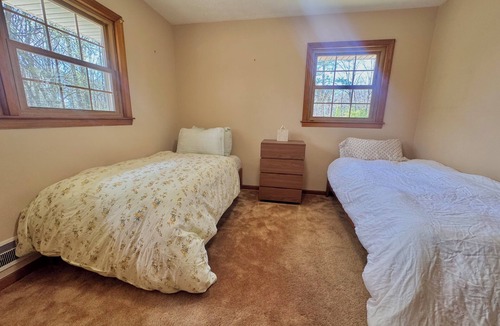 Morrow Cabin | Artsy Eclectic 3-bedroom lodge in beautiful Morrow
