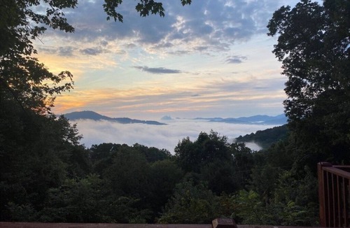 Waynesville House | Ascendere - Amazing mountain views, 3 bedroom, 2 bath, central heat/AC, private.