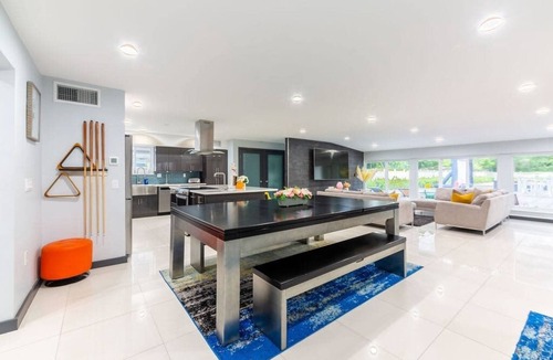 Golden Glades Villa | Athletic Villa | Football Field | Gym | Cinema