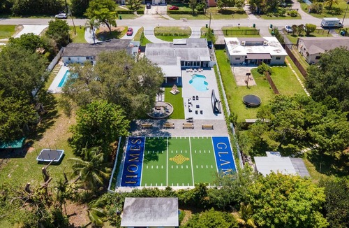 Golden Glades Villa | Athletic Villa | Football Field | Gym | Cinema
