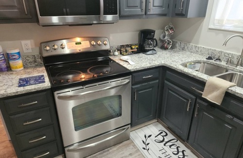 Jonesboro House | Atlanta Cozy Home Away From Home!