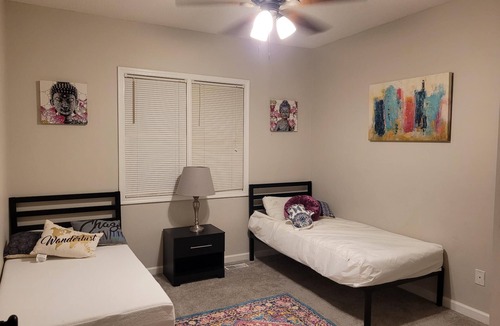 Jonesboro House | Atlanta Cozy Home Away From Home!