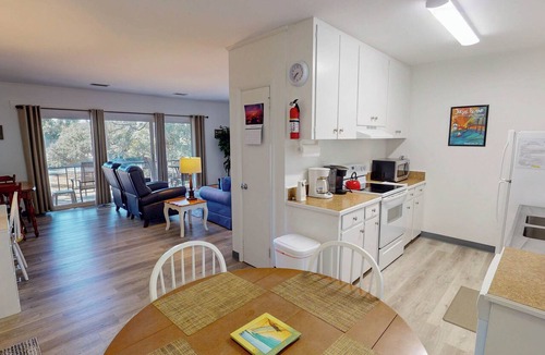 Jekyll Island Apartment | Atlantic Breeze #7 2 bedrooms, 1 bathroom