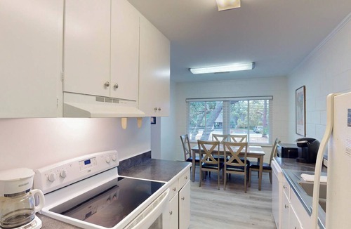 Jekyll Island Apartment | Atlantic Breeze #8 2 bedrooms, 2 bathrooms