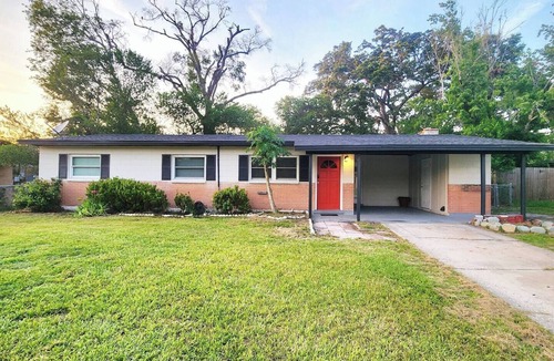 Westside House | Austin Villa: 4Bd/2Bth Huge House/Parking Sleeps 8! Jacksoville, FL
