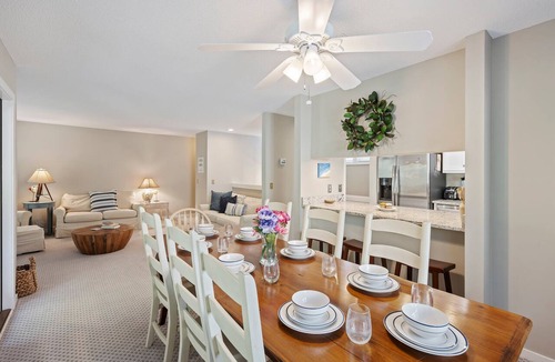 West Beach Village Condo | Awesome Kiawah 3 bedroom Condo- 5 MINUTES to BEACH!