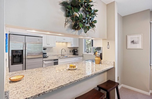 West Beach Village Condo | Awesome Kiawah 3 bedroom Condo- 5 MINUTES to BEACH!
