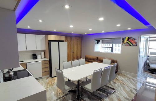 Mid Beach Apartment | Bachelorette Dream Pad for Large Groups & Amazing Views