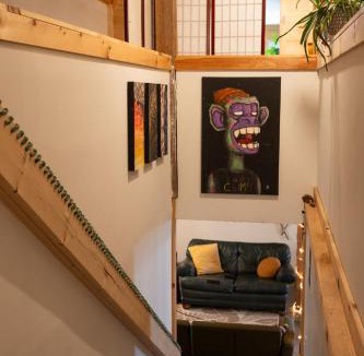 Rumney Hostel | Barn Door Hostel