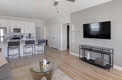 Huntsville Apartment | Barsala l Modern 2BD Cottages Near Huntsville’s Best Spots