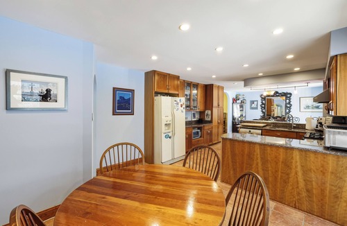 Arnold House | Bayberry Retreat on the Magothy River. Minutes to Downtown Annapolis.