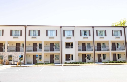 College Park Hotel | Baymont by Wyndham College Park Atlanta Airport South