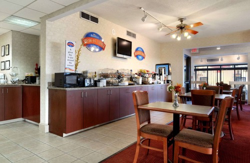 Macon Hotel | Baymont by Wyndham Macon I-75