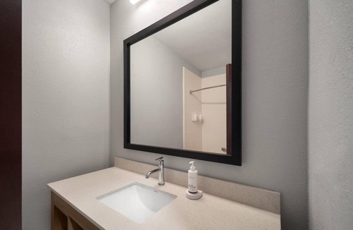 Garden City Hotel | Baymont by Wyndham Savannah/Garden City