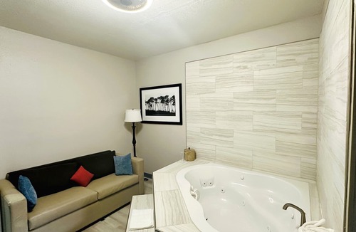 Morrow Hotel | Baymont Inn & Suites by Wyndham Morrow/Atlanta I-75 South