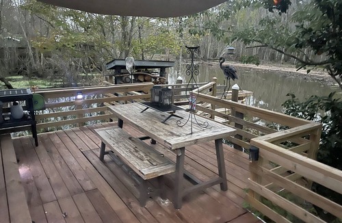Slidell House | Bayou canal spacious 5-bedrm house, 1 acre Slidell, AC, WiFi