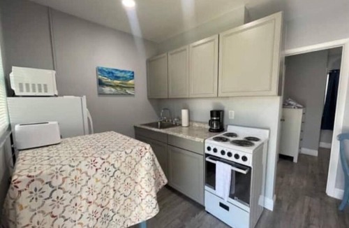 Singer Island Condo | BBQ Grill, 5 Min Walk-Beach, Surf, Snorkel