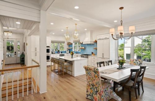 East Beach House | Beach Birdie - 4221 Fourth Street