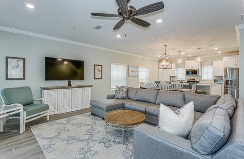 Ono Island House | Beach Chic 3BR Townhome in Lost Key | Screened Balcony w/Gulf Views | Beach Club & Tiki Bar | Pools
