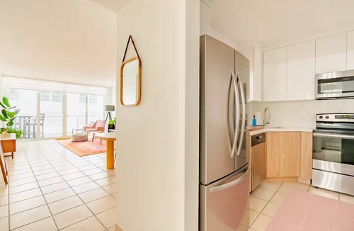 Mid Beach Apartment | Beach Oasis w/Balcony, Pool, Gym - Elevator to Beach