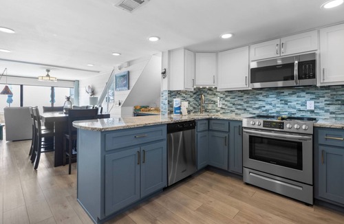 Sunnyside House | Beach Pleeze - Gulf-Front 2-BDRM Townhome in PCB