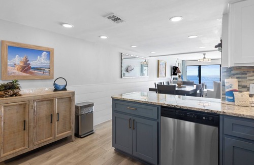 Sunnyside House | Beach Pleeze - Gulf-Front 2-BDRM Townhome in PCB