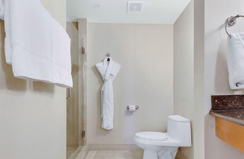 Sunny Isles Beach Resort | Beach Resort Suite with Ocean view!