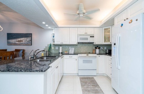 Sunnyside House | Beachfront 3BR Townhouse Not a Condo! Pet Friendly
