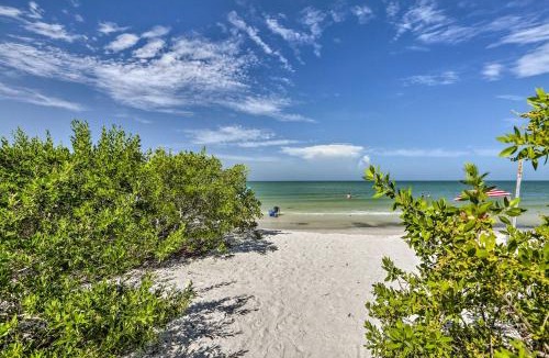 South Island House | Beachfront Condo w/Bay View in Fort Myers Beach!